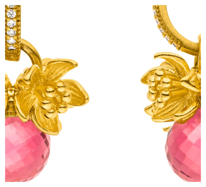 Preview: Detailansicht der Cherry Bloom Ohrringe mit Goldauflage und Hydroquarzkugel