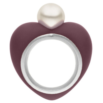 Herzring aus 935 Silber mit farbigem Kunstharz-Korpus und strahlend weißer Süßwasserperle – moderner Designklassiker von AMALA.